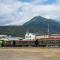 ..da ist der Zug aus Carcross zurück in Skagway...die Kreuzfahrer werden natürlich mit Bussen abgeholt, zum Schiff sind es etwa 900 m......