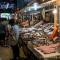 Die alten Markthallen in Santiago, wir haben hervorragend Fisch, Muscheln, Krebse etc. gegessen....