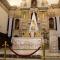 ..der Altar der Kirche...