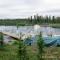 Montags sind wir früh an der Arctic Lodge....wir haben einen Ausflug nach Tuktoyaktuk gebucht....und hier gibt es nur weiße Huskies...toll