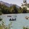 ..in Copper Landing....waren die Fischer und Rafter..in Scharen auf dem Fluss...