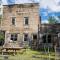 ..das ist keine Ruine, sondern ein Backpacker Hostel...