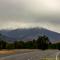 ...wir fahren weiter...es regnet und der Ausblick ins Gebirge...es wird spannend...