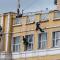 ..russische Fensterputzer bei der Arbeit...