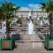 ...am Hauptplatz...die Wasserkaskade mit Springbrunnen...Symbol für den Jenissei....