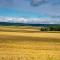 ...oder Landschaft im August...die Ernte ist eingebracht.....