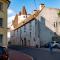 ..in Beaune angekommen, haben wir rasch einen Stellplatz gefunden und laufen nun durch die Altstadt, die noch über eine komplette Stadtmauer verfügt....