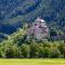 In Südtirol sehen wir die alten Burgen....
