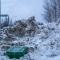 Winterliches Stilleben an der Auffahrt