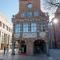 ...historische Gebäude und Kirchen....