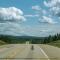 ..nun in BC (Britsh Columbis) folgt der Hwy dem Liard River....