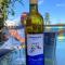 ..wir sind Abends im Winegarden und trinken eine Flasche.....