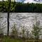 ..Skeena River an unserem Stellplatz.....stieg von Freitag bis Montag um ca. 1m.....