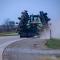 ...diese Monster arbeiten hier auf dem Feld, eingeklappt >4m breit....