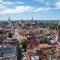 Die Altstadt mit der alten Stadtmauer.