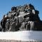 ..gegnüber ein Mahnmal für die Vertreibung durch Stalin, da die Kalmücken mit der NS und Deutschland paktiert hatten...