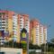 ..freundliche neue Wohnblocks...