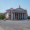 ...in der Stadtmitte, das Theater .....
